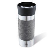 Grauer Isoliertrinkbecher 360ml mit schwarzem Deckel und geprägtem Kaffeedesign, seitliche Perspektive