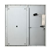 Rückansicht einer LED-Deckenleuchte mit sichtbarem Anschluss und Montagestruktur.