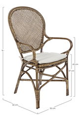 Rattan-Stuhl mit Armlehnen und Sitzkissen, seitliche Perspektive
