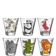 Sechsteiliges Kindergläserset BAMBINI mit bunten Tiermotiven, darunter Einhorn, Panda, Flamingo, Elefant, Krokodil und Löwe, aus der Frontalperspektive.