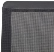 Rückansicht eines Drehstuhls mit schwarzem Netzrücken und gepolstertem oberen Rand.