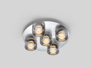 Moderne LED-Deckenleuchte mit fünf runden Leuchtelementen, Ansicht von unten.