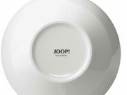 Unterseite eines weißen Bechers mit der Aufschrift 'JOOP! MADE IN GERMANY', von unten fotografiert.