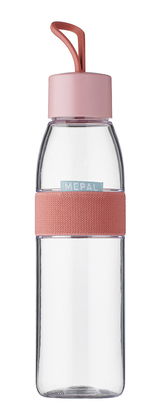 Transparente Trinkflasche mit rosa Deckel und Griff, seitliche Ansicht