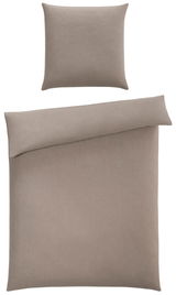 Bettwäsche-Set in Beige, bestehend aus einem Kissenbezug und einem Bettdeckenbezug, aus der Vogelperspektive fotografiert.