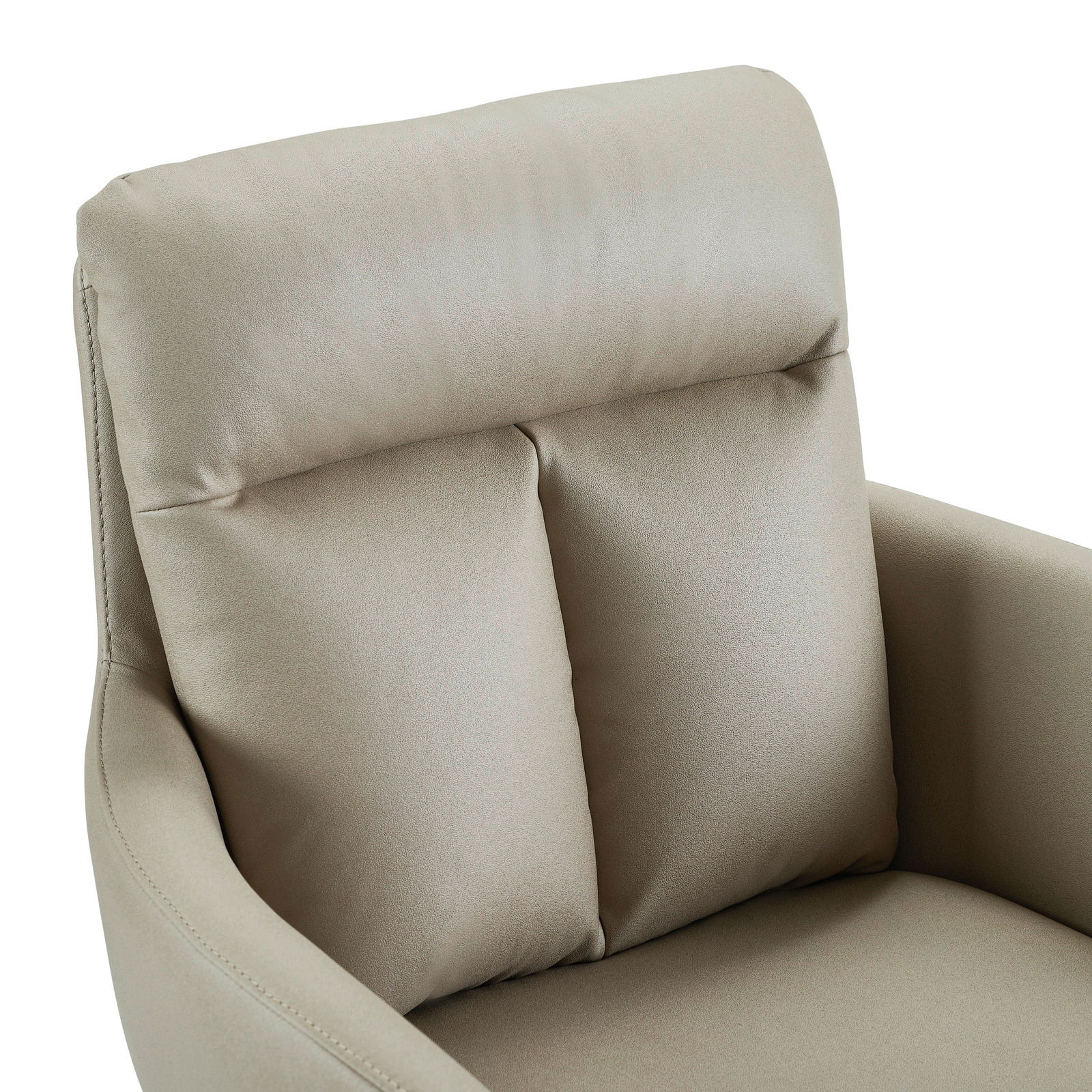 Nahaufnahme eines beigen Armlehnstuhls mit gepolsterter Rückenlehne und Armlehnen, von vorne betrachtet.