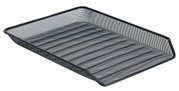 Schwarze Dokumentenablage aus Metallgitter, schräg von oben fotografiert