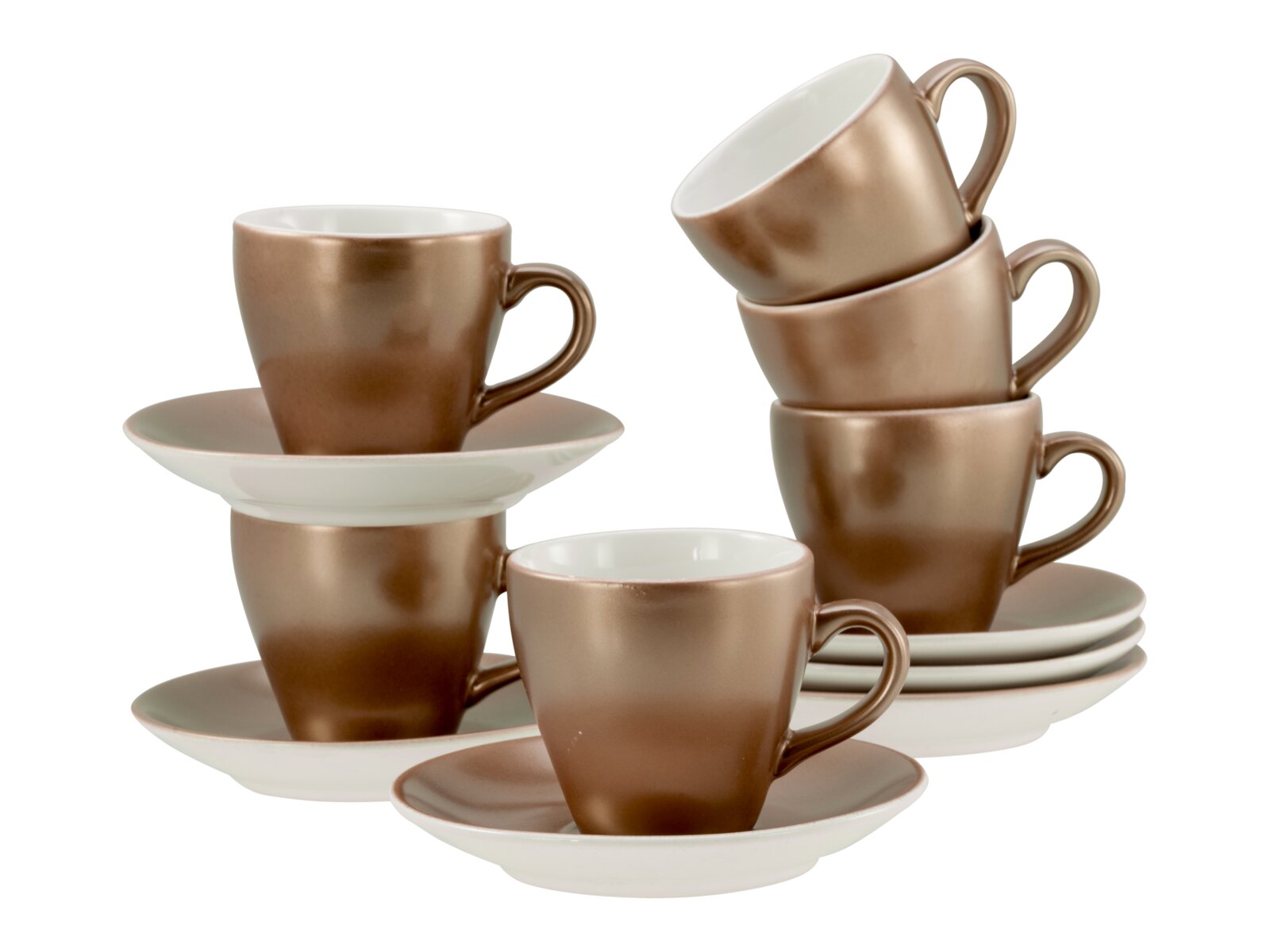 Creatable Espressoset 12-tlg GOLDEN DAYS Kaffee- und Espressotassen-Set in Bronze-/Kupferoptik mit weißen Untertassen, teils gestapelt, freigestellt vor weißem Hintergrund, perspektivisch in leichter Schrägansicht von vorne
