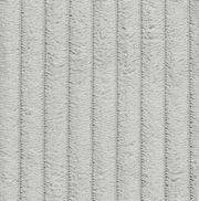 Nahaufnahme eines hellgrauen, gestreiften Stoffes mit weicher Textur, von oben betrachtet.