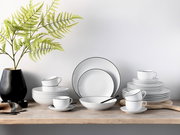 Elegantes 30-teiliges Kombiservice Luna Black L in moderner Tischdekoration, seitliche Perspektive