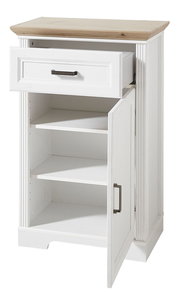 Weißer, schmaler Schuhschrank mit einer Schublade und einer Tür, teilweise geöffnet, aus einer leicht seitlichen Perspektive.