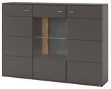 Frontansicht des Highboards Set one by Musterring TACOMA in dunklem Grau mit Glasregal und Holzakzent.