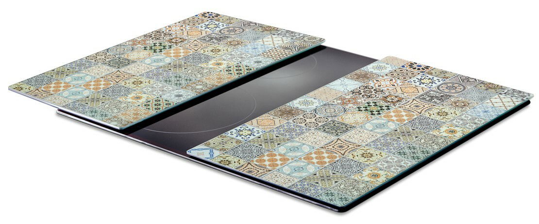 Herdabdeck- und Schneideplatten-Set mit buntem Mosaikmuster, seitliche Perspektive