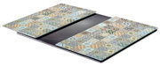 Herdabdeck- und Schneideplatten-Set mit buntem Mosaikmuster, seitliche Perspektive