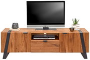 Frontale Ansicht eines TV-Lowboards aus Holz mit schwarzem Metallakzent, dekoriert mit einem Fernseher, Büchern, einer Pflanze und einer Kerze.