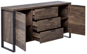 Holz-Sideboard mit drei offenen Schubladen und zwei offenen Türen, seitliche Perspektive