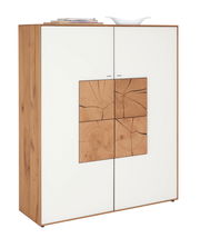 Modernes Highboard mit weißer Front und Holzelementen, seitliche Perspektive