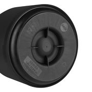 Blick auf den Boden einer schwarzen Isolierkanne SAMBA mit 1,0L Kapazität, hergestellt in Deutschland.