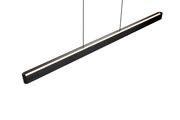 Moderne Pendelleuchte in schwarzem Design, seitliche Perspektive