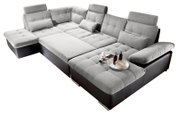 Großes, modernes Ecksofa in U-Form mit grauem Stoffbezug und schwarzen Lederakzenten, aus der Vogelperspektive fotografiert. Inklusive Kopfstützen und dekorativen Kissen, ideal für geräumige Wohnzimmer.