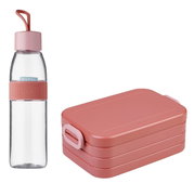 Lunchset Vivid Mauve, bestaande uit een doorzichtige drinkfles met roze deksel en handvat en een stapelbare roze broodtrommel, gezien vanaf de zijkant.