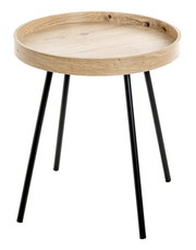 Runder Beistelltisch mit Tablettplatte aus hellem Holz und drei schwarzen Metallbeinen, leicht von oben in schräger Frontansicht freigestellt