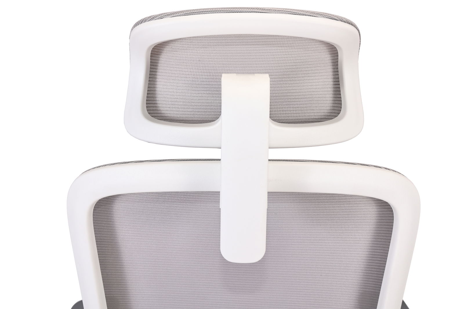Rückansicht eines modernen Drehstuhls mit weißem Rahmen und grauem Netzstoff.