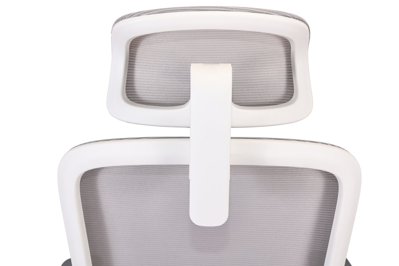 Rückansicht eines modernen Drehstuhls mit weißem Rahmen und grauem Netzstoff.