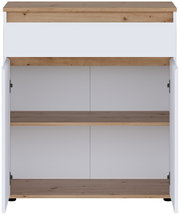 Moderner Schrank in Weiß und natürlicher Holzoptik mit geöffneten Doppeltüren, geräumigen Fächern und oberer Schublade, frontal dargestellt.