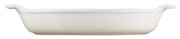 Seitliche Ansicht einer ovalen, weißen Auflaufform mit Griffen.