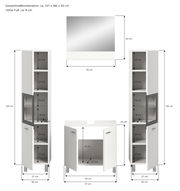 Badkombination BOSTON bestehend aus zwei hohen Schränken und einem Waschbeckenunterschrank in weißer Farbe, mit einem Spiegel in der Mitte. Die Schränke haben mehrere Fächer und Glastüren, Gesamtmaße ca. 137 x 186 x 33 cm, Perspektive von vorne.