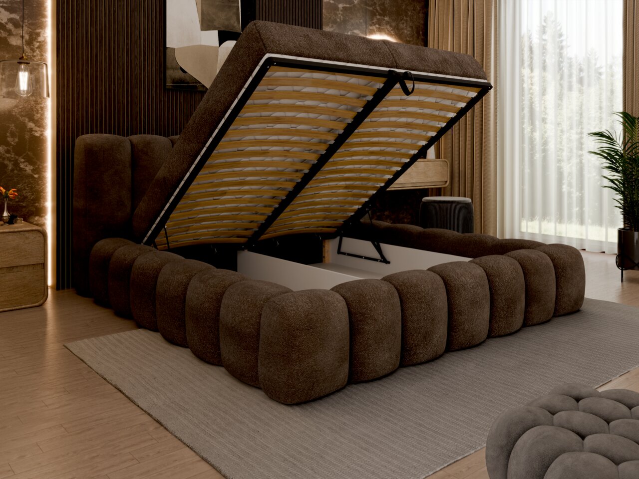 Een gestoffeerd bed in een moderne slaapkamer, gezien vanaf de zijkant, met het matras omhoog geklapt en opbergruimte eronder.