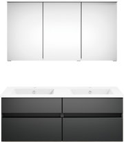 Moderne Badkombination mit Doppelwaschbecken und Spiegelschrank, Frontalansicht