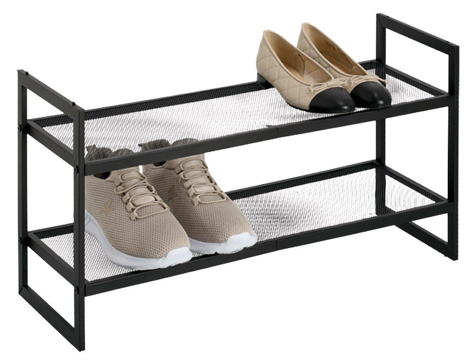 Zeller Present Schuhregal mit 2 Ablagen Schuhregal mit zwei Ablagen, aus schwarzem Metall, seitliche Perspektive, mit zwei Paar Schuhen darauf.