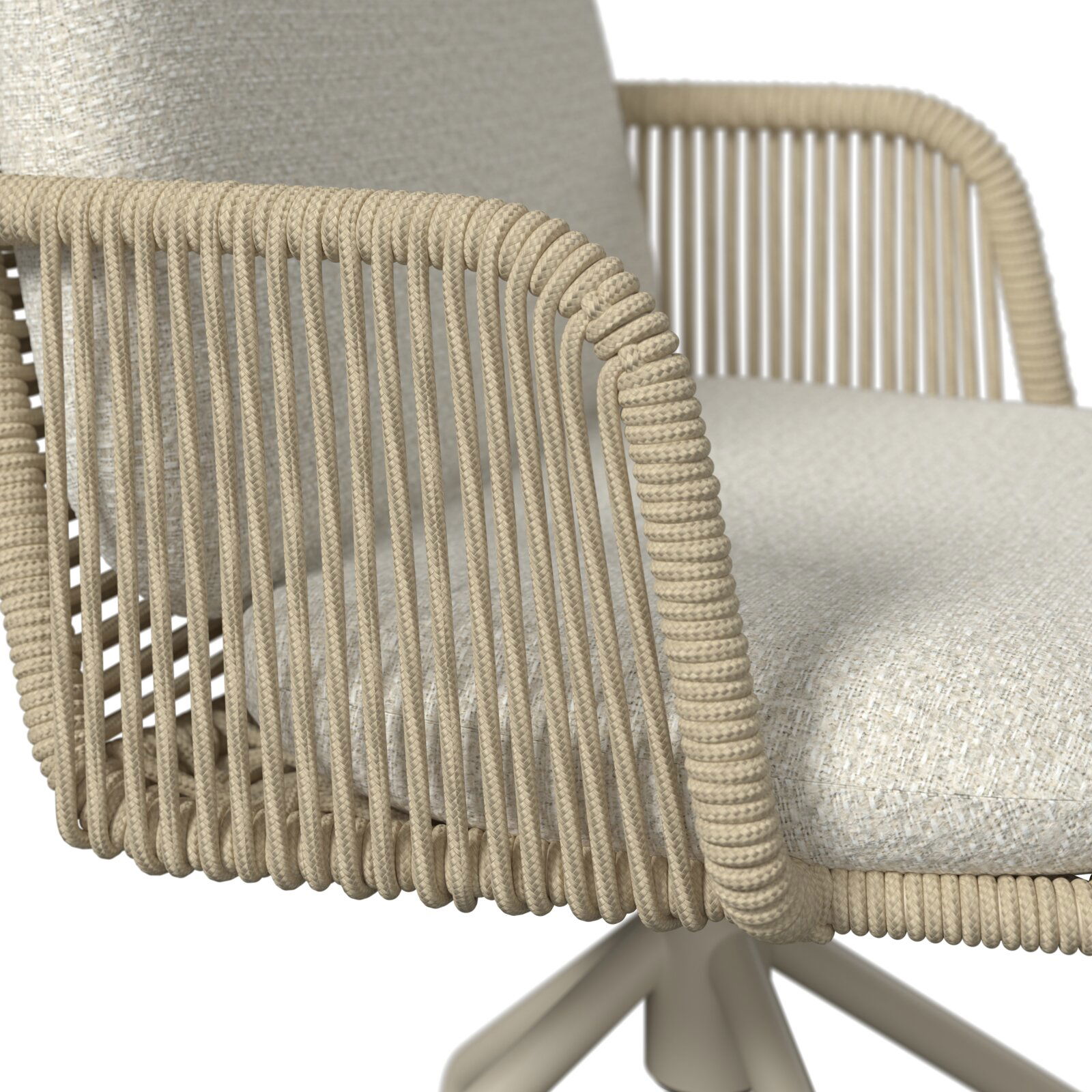 Detailaufnahme eines modernen Outdoor-Loungesessels mit beigefarbenem Seilgeflecht an Armlehne und Rückenlehne sowie hellgrauem Sitzkissen, perspektivisch schräg von vorne/seitlich