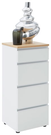 Weiße Schubkastenkommode mit vier Schubladen, Holzoberfläche und dekorativen Vasen, seitliche Perspektive