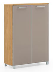 Hoch-Schuhkommode aus Holz mit zwei Türen in moderner Frontansicht