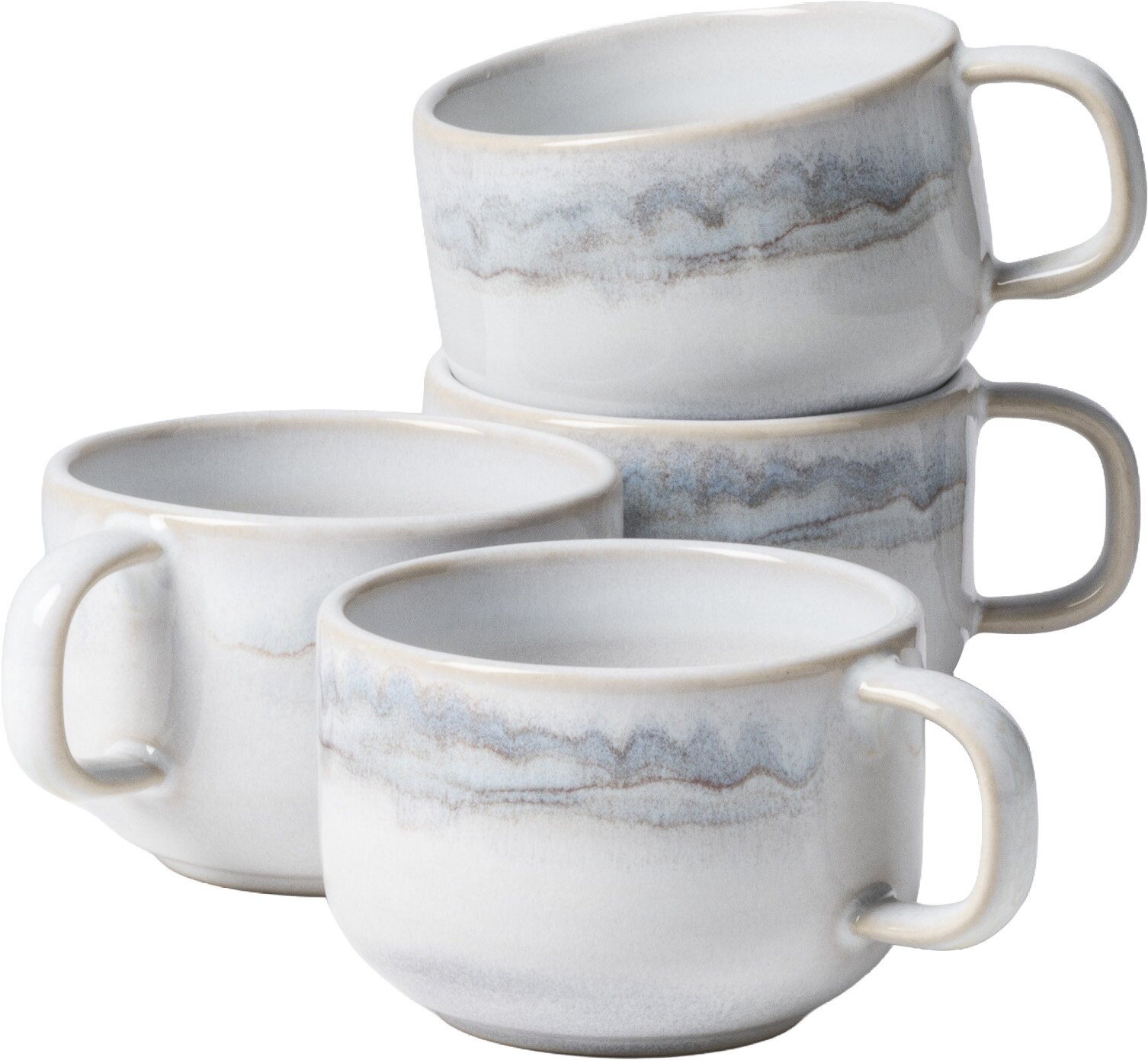Gipfelstück Kaffeeobertasse 4er-Set TIEFER SEE Drei stapelbare Keramik-Kaffeetassen in Weiß mit graublauer, wolkiger Glasur und Henkel, in schräger Seitenansicht von leicht oben vor weißem Hintergrund