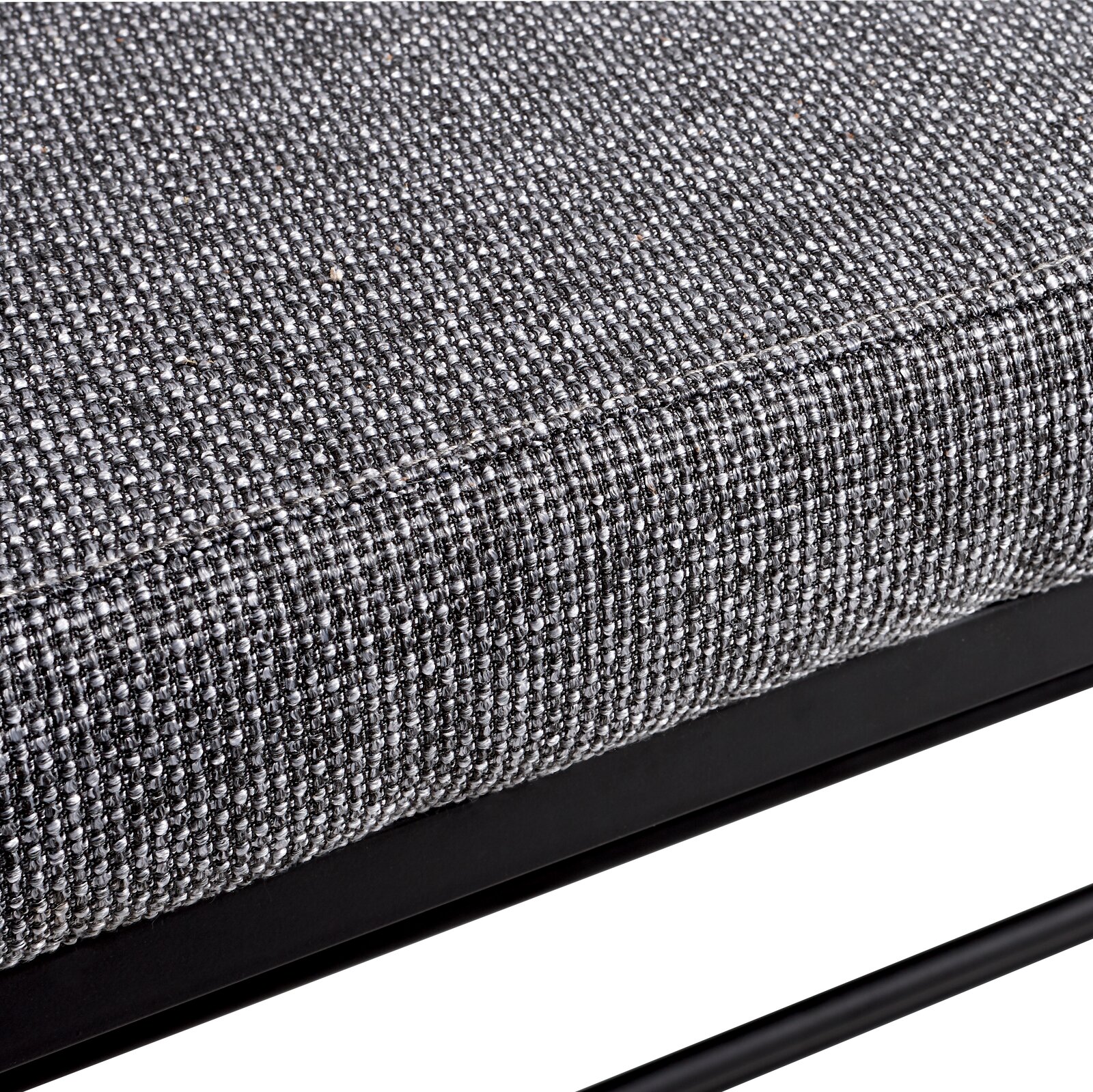 Carryhome Schuhregal DANIELA Nahaufnahme eines grauen, texturierten Stoffes auf einem Schuhregal mit schwarzem Metallrahmen, seitliche Perspektive