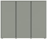 Frontansicht eines modernen, grauen Schuhschranks mit drei Türen.