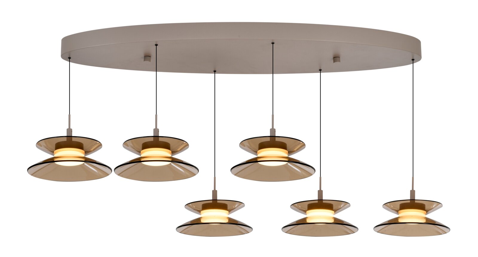 Vooraanzicht van moderne hanglamp met zes warmwitte lichtpunten, rookglazen dubbele kappen en een grote ovale plafondplaat