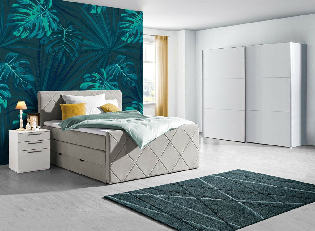 Moderner Schwebetürenschrank mit zwei Türen in einem stilvollen Schlafzimmer, seitliche Perspektive.