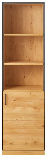 Schmaler Regalschrank aus Holz mit einer Tür rechts, zwei offenen Regalfächern und einer geschlossenen unteren Hälfte, Frontalansicht.
