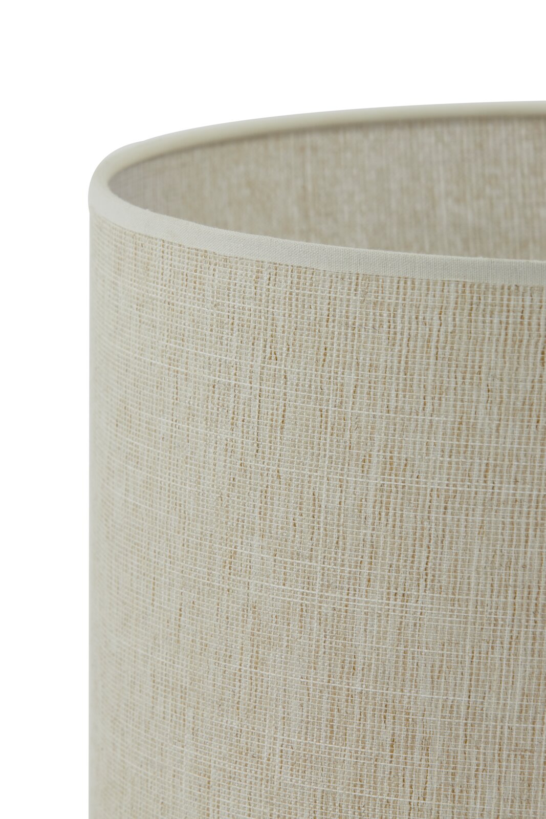 Close-up van een beige lampenkap met een gestructureerd oppervlak, gezien vanaf de zijkant
