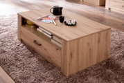 Moderner Couchtisch aus Holz mit Schublade und Ablagefächern, seitliche Perspektive