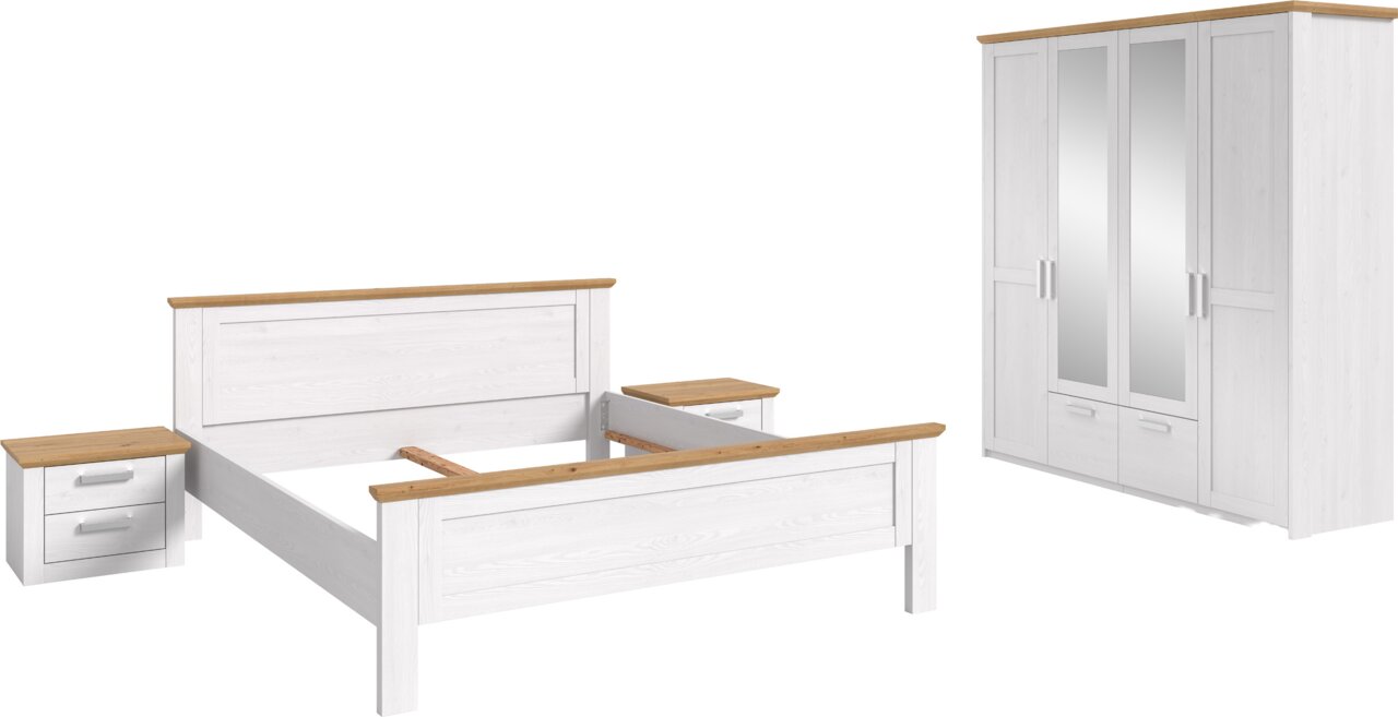 Weißes Schlafzimmermöbel-Set im Landhausstil mit Doppelbett, zwei Nachttischen und Kleiderschrank mit Spiegeltüren sowie Holzoptik-Absetzungen, dargestellt in schräger Frontansicht.