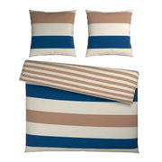 Omkeerbaar beddengoed 200x200 cm met brede horizontale strepen in blauw, wit en bruin, inclusief twee bijpassende kussenslopen, bovenaanzicht