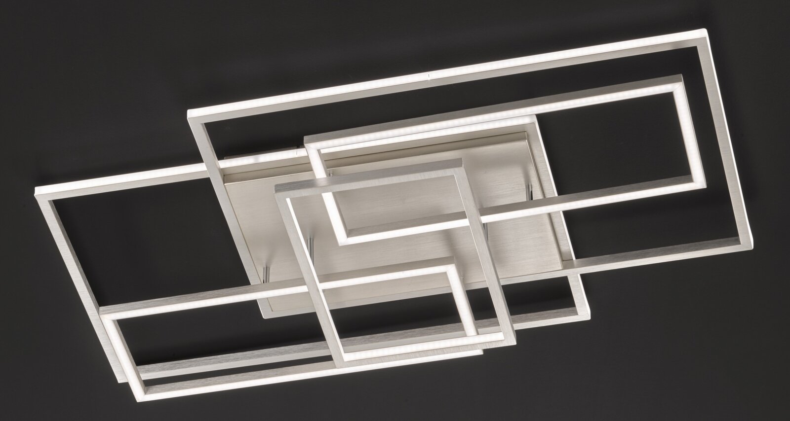 Moderne LED-Deckenleuchte mit geometrischem Design aus rechteckigen Rahmen, Ansicht von unten.