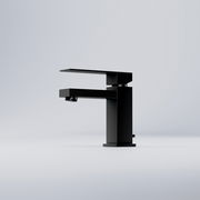 Moderner schwarzer Waschtisch-Einhebelmischer in seitlicher Perspektive