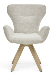 Frontansicht eines modernen Armlehnstuhls mit hellem Stoffbezug und Holzbeinen.